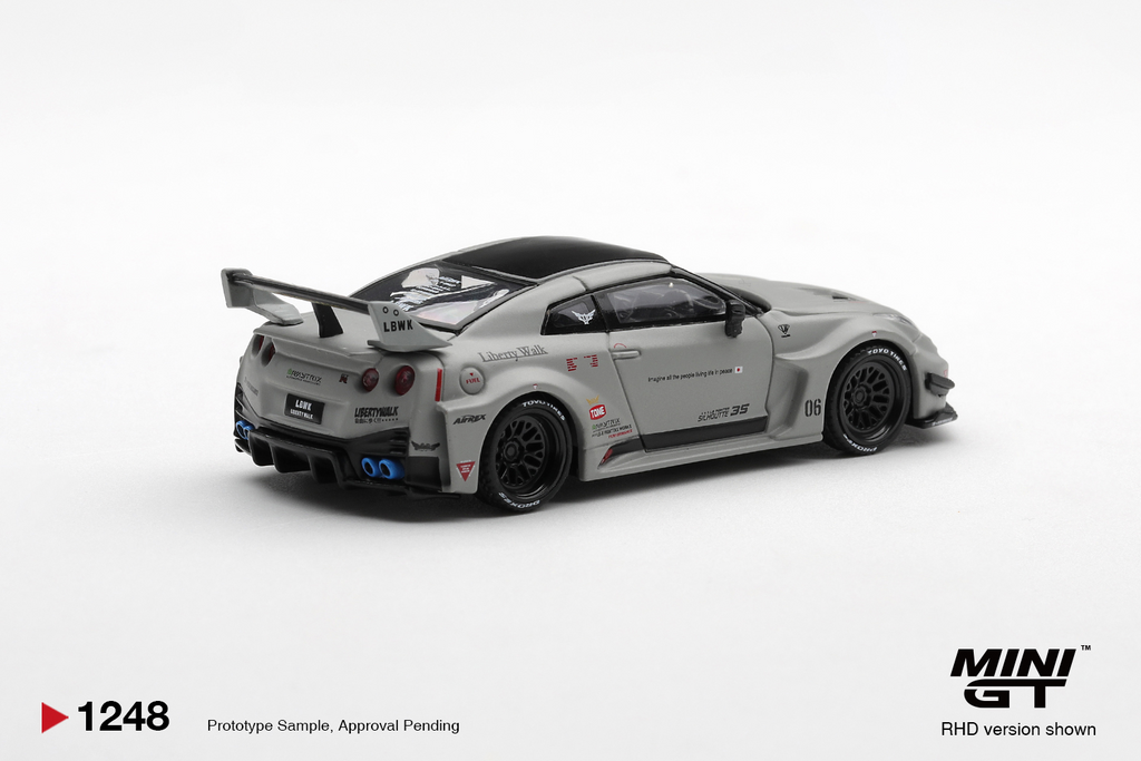 MINI GT Nissan LB-Silhouette WORKS GT 35GT-RR Ver.1 (Matt Grey) MGT01248-R 1:64 Diecast car (Copy)